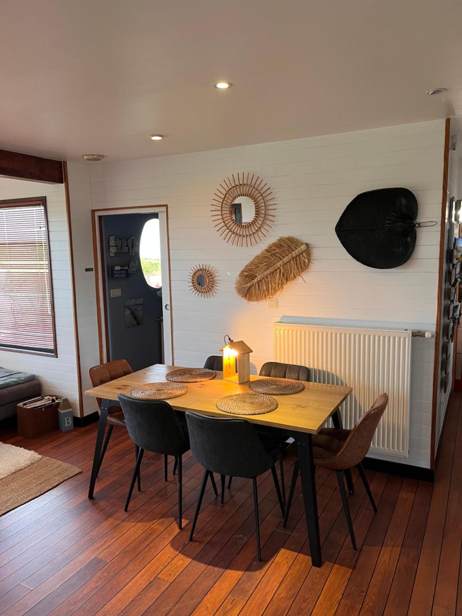 La Maison Bateau Au Bord De Mer Guisseny Екстер'єр фото